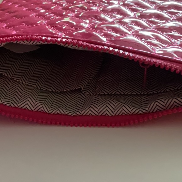 XOXO Fuchsia Quilted Wristlet/Clutch and Heart Purse NWT - Picture 6 of 8